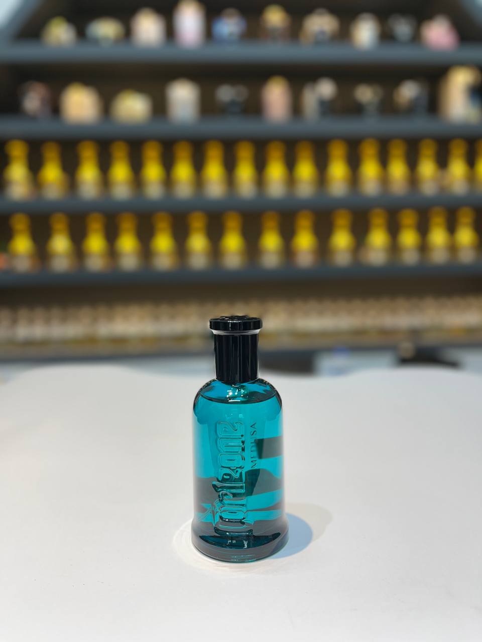 عکس ادکلن مدوسا کورلئونه با طرح کلاسیک