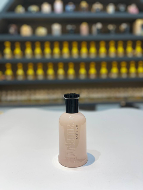 تصویر ادکلن مردانه استیل آن با طراحی صنعتی