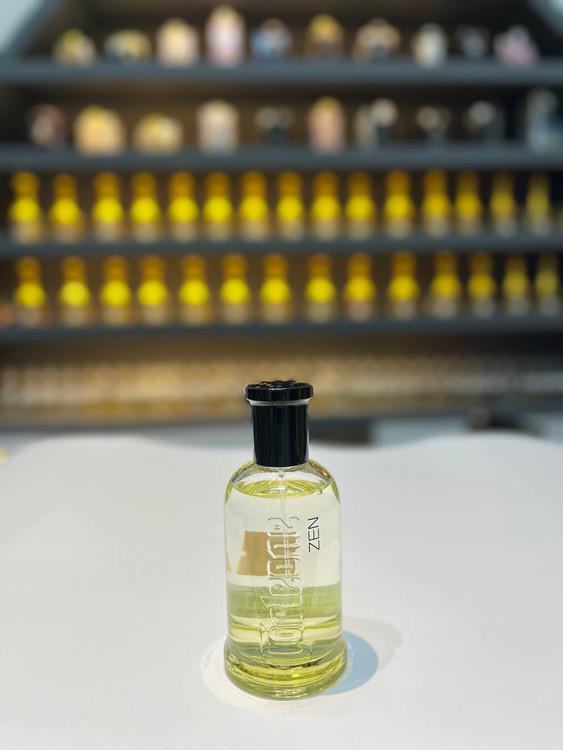 عکس شیشه ادکلن زنانه کورلئونه مدل زن